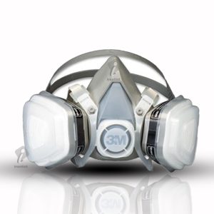 ماسک حرفه ای دو فیلتر 3M Mask ترکیبی از راحتی و ایمنی است. بند این ماسک، به راحتی قابل تنظیم برای شما می‌باشد. این ماسک برند 3M دارای تاییدیه NIOSH برای تصفیه هوای فشار منفی می‌باشد و قابل جداسازی، تمیز کردن و استفاده مجدد است.