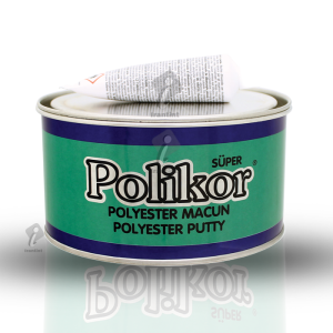 بتونه سنگی پلی کور Polikor ، متناسب با شرایط آب و هوایی ایران تولید میشود و برپایه رزین پلی استر غیر اشباع ومحصولی دو جزئی می باشد که باید با هاردنر یا خشک کننده مخصوص ترکیب شود .از ویژگی های این بتونه انعطاف پذیری بسیاربالا ، خشک شدن سریع ، سنباده خوری ودوام عالی ، بسیارمقاوم ،پرکنندگی خوب ، کشش بسیار عالی و سنباده خوری بسیار راحت و روان به نسبت بتونه های دیگر موجود در بازار ایران می باشد.